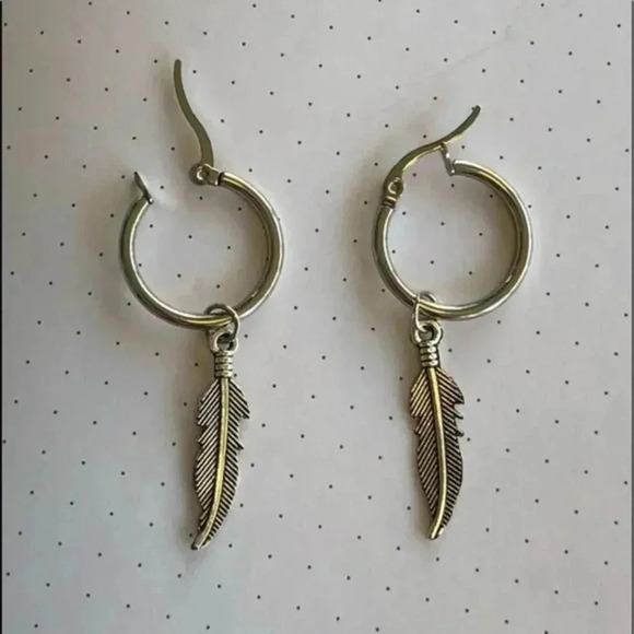 Feather Native Hoop Silver Stud Stainless Steel Earrings NWT New - Picture 2 of 4